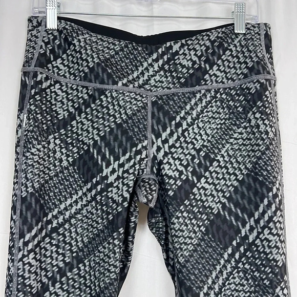 Athleta  Great Condition Reversible Legging - Picture 3 of 9